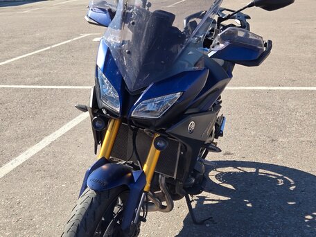 2018 Yamaha MT-09 Tracer (FJ-09), синий, 990000 рублей, вид 1