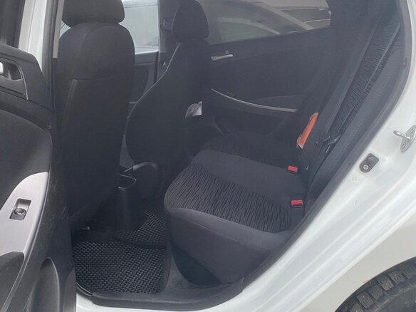 2014 Hyundai Solaris I Рестайлинг, белый, 750000 рублей - вид 9