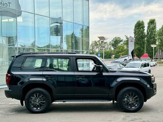 2024 Toyota Land Cruiser Prado 250 Series, чёрный, 8045000 рублей, вид 4