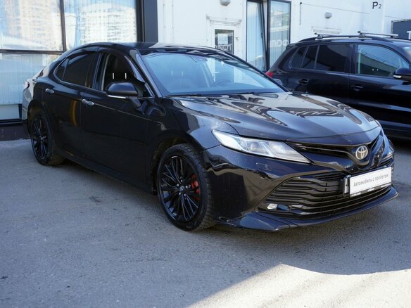 2019 Toyota Camry VIII (XV70), чёрный - вид 2