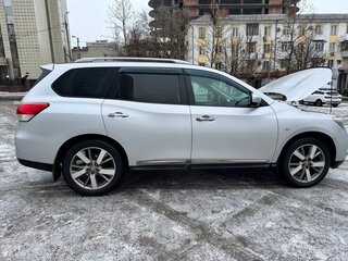2014 Nissan Pathfinder IV, серебристый, 1670000 рублей, вид 3