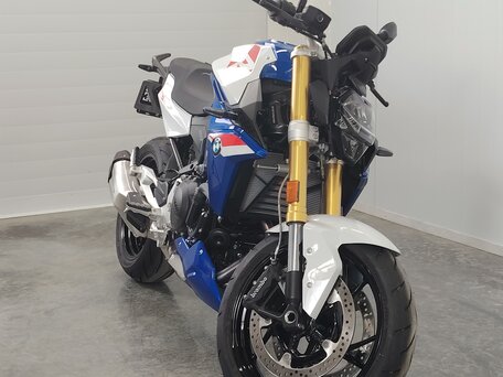 2024 BMW F 900 R, белый, 1049000 рублей, вид 3