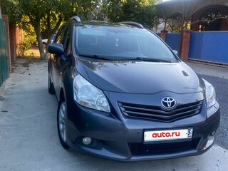2012 Toyota Verso I, серый, 1150000 рублей, вид 2