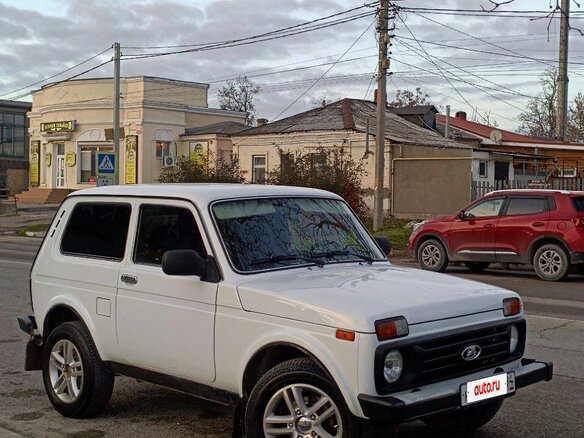 2013 Lada (ВАЗ) 2121 (4x4) I Рестайлинг, белый, 480000 рублей - вид 4