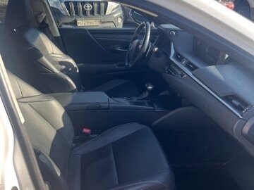 2018 Lexus ES 250 VII, белый, 3750000 рублей - вид 5