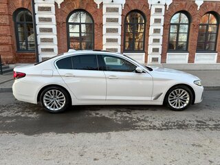 2020 BMW 5 серии 520i VII (G30/G31/G38) Рестайлинг, белый, 4299999 рублей, вид 4