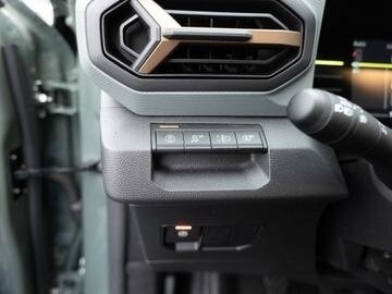 2024 Dacia Duster III, зелёный - вид 15