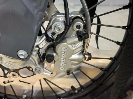 2026 Husqvarna TE 300 PRO, серый, 1387000 рублей, вид 3