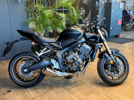 2025 Honda CB 650R, чёрный, 1450000 рублей, вид 2