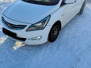 2015 Hyundai Solaris I Рестайлинг, белый, 1100000 рублей, вид 2