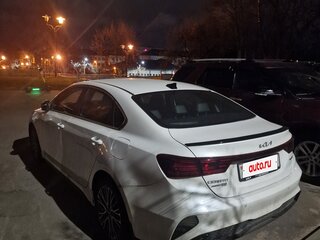 2022 Kia Cerato IV Рестайлинг, белый, 2400000 рублей, вид 4