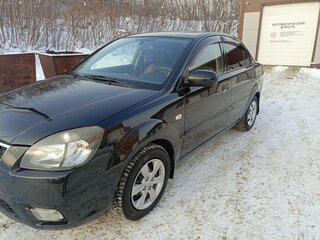 2010 Kia Rio II Рестайлинг, чёрный, 620000 рублей, вид 3