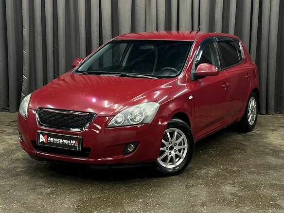 2008 Kia Ceed I, красный