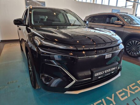 2026 Geely EX5 Гибрид EM-i, чёрный, 3974990 рублей, вид 3