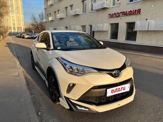 2019 Toyota C-HR I Рестайлинг, белый, 2045000 рублей, вид 3