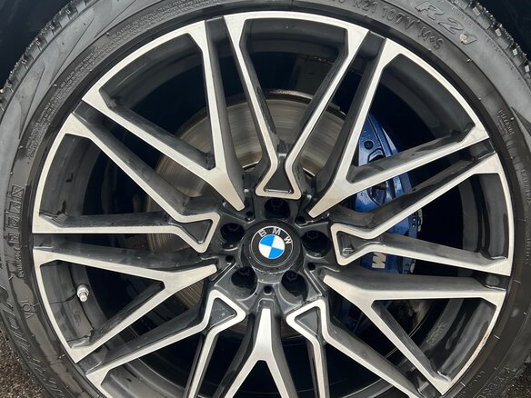 2021 BMW X6 40i III (G06), серый, 7850000 рублей - вид 4