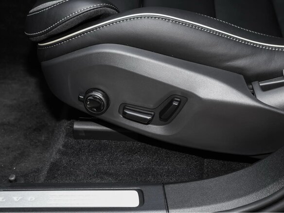 2025 Volvo XC60 II Рестайлинг 2, чёрный - вид 14