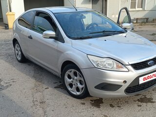 2010 Ford Focus II Рестайлинг, серебристый, 550000 рублей, вид 3