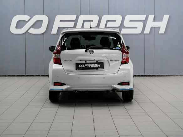 2019 Nissan Note e-Power II Рестайлинг, белый, 1389000 рублей - вид 3