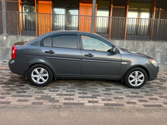 2007 Hyundai Accent III, серый, 585000 рублей - вид 3