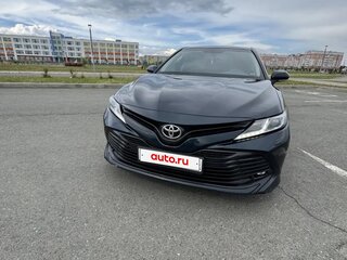 2018 Toyota Camry VIII (XV70), синий, 2150000 рублей, вид 3