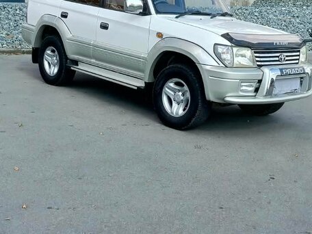2000 Toyota Land Cruiser Prado 90 Series Рестайлинг, белый, 1600000 рублей, вид 5