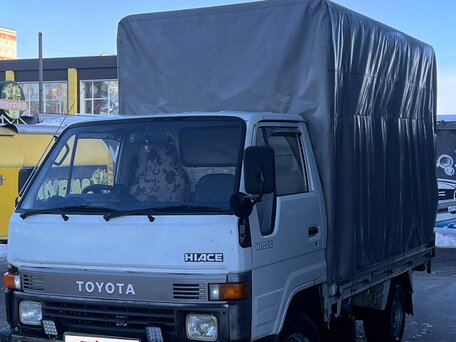 1987 Toyota Dyna, белый, 1300000 рублей, вид 2