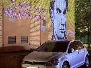 2014 Volkswagen Golf VII, серебристый, 970000 рублей, вид 3