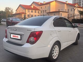 2013 Chevrolet Aveo II, белый, 600000 рублей, вид 3