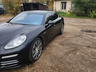 2013 Porsche Panamera 4S Executive I Рестайлинг, чёрный, 3000000 рублей, вид 4