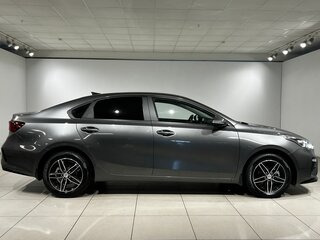 2020 Kia Cerato IV, серый, 1830000 рублей, вид 4