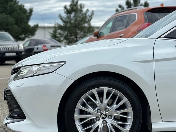 2020 Toyota Camry VIII (XV70), белый, 2999999 рублей - вид 9