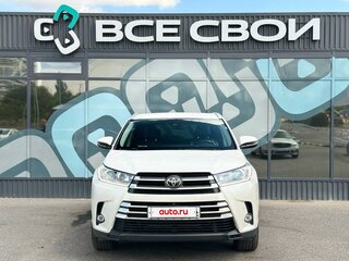 2018 Toyota Highlander III (XU50) Рестайлинг, белый, 3745000 рублей, вид 5