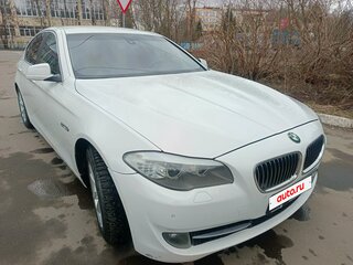 2013 BMW 5 серии 528i xDrive VI (F10/F11/F07) Рестайлинг, белый, 1470000 рублей, вид 3