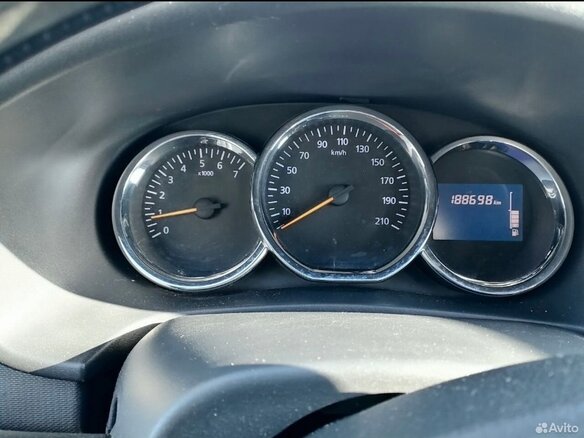 2017 Renault Logan II, белый, 580000 рублей - вид 5