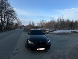 2004 BMW 5 серии 520i V (E60/E61), чёрный, 1100000 рублей, вид 3