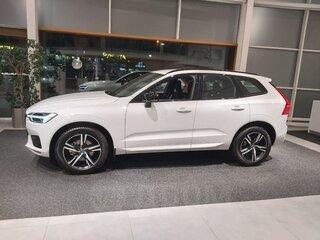2020 Volvo XC60 II, белый, 3750000 рублей, вид 4
