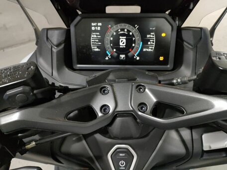 2025 Yamaha TMAX, серый, 1390000 рублей, вид 4