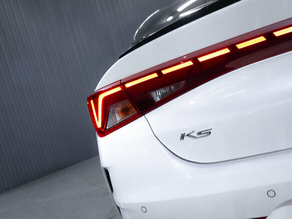 2021 Kia K5 III, белый, 2799000 рублей - вид 9