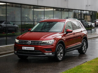 2017 Volkswagen Tiguan II, красный, 2133525 рублей, вид 3