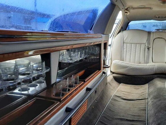 2003 Lincoln Town Car III Рестайлинг, белый, 500000 рублей - вид 18