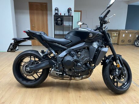 2024 Yamaha MT-09 (FZ-09), чёрный, 1290000 рублей, вид 3