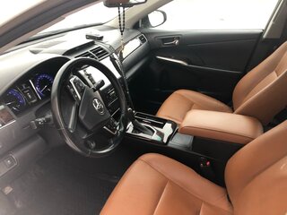 2017 Toyota Camry VII (XV50) Рестайлинг 2, белый, 2450000 рублей, вид 5