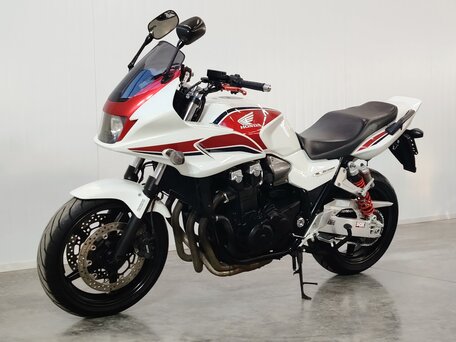 2010 Honda CB 1300, белый, 689000 рублей, вид 4