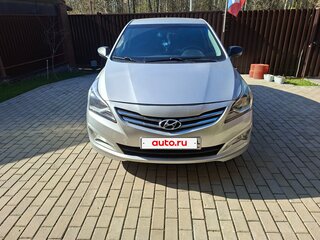 2016 Hyundai Solaris I Рестайлинг, серебристый, 900000 рублей, вид 2
