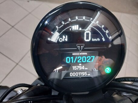 2024 Triumph Trident 660, чёрный, 949000 рублей, вид 5