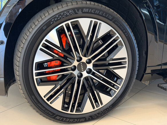 2026 Zeekr 8X 70 kWh, чёрный, 11750000 рублей - вид 14