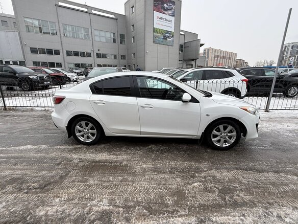 2011 Mazda 3 II (BL), белый, 760000 рублей - вид 2