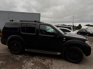 2006 Nissan Pathfinder III, чёрный, 660000 рублей, вид 3