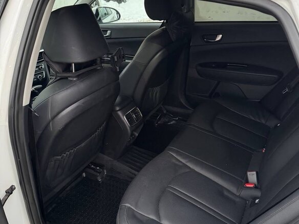2019 Kia Optima IV Рестайлинг, белый, 2450000 рублей - вид 12